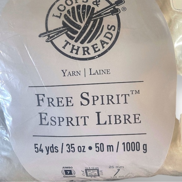 Loops & Threads Free Jumbo 25mm Yarn 54 Yards​ - Picture 2 of 4